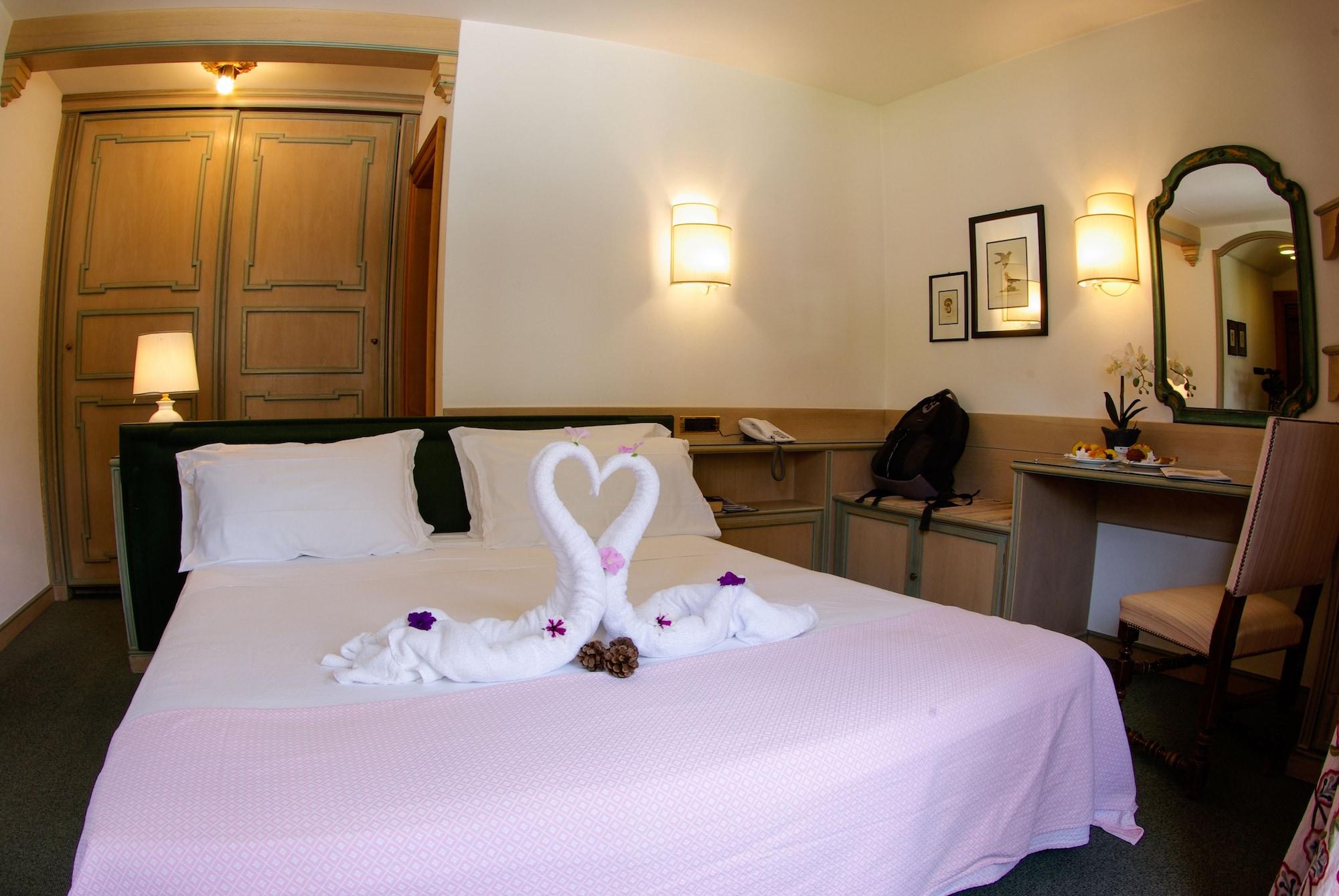 Hotel Capannina กอร์ตินาดัมเปซโซ ภายนอก รูปภาพ