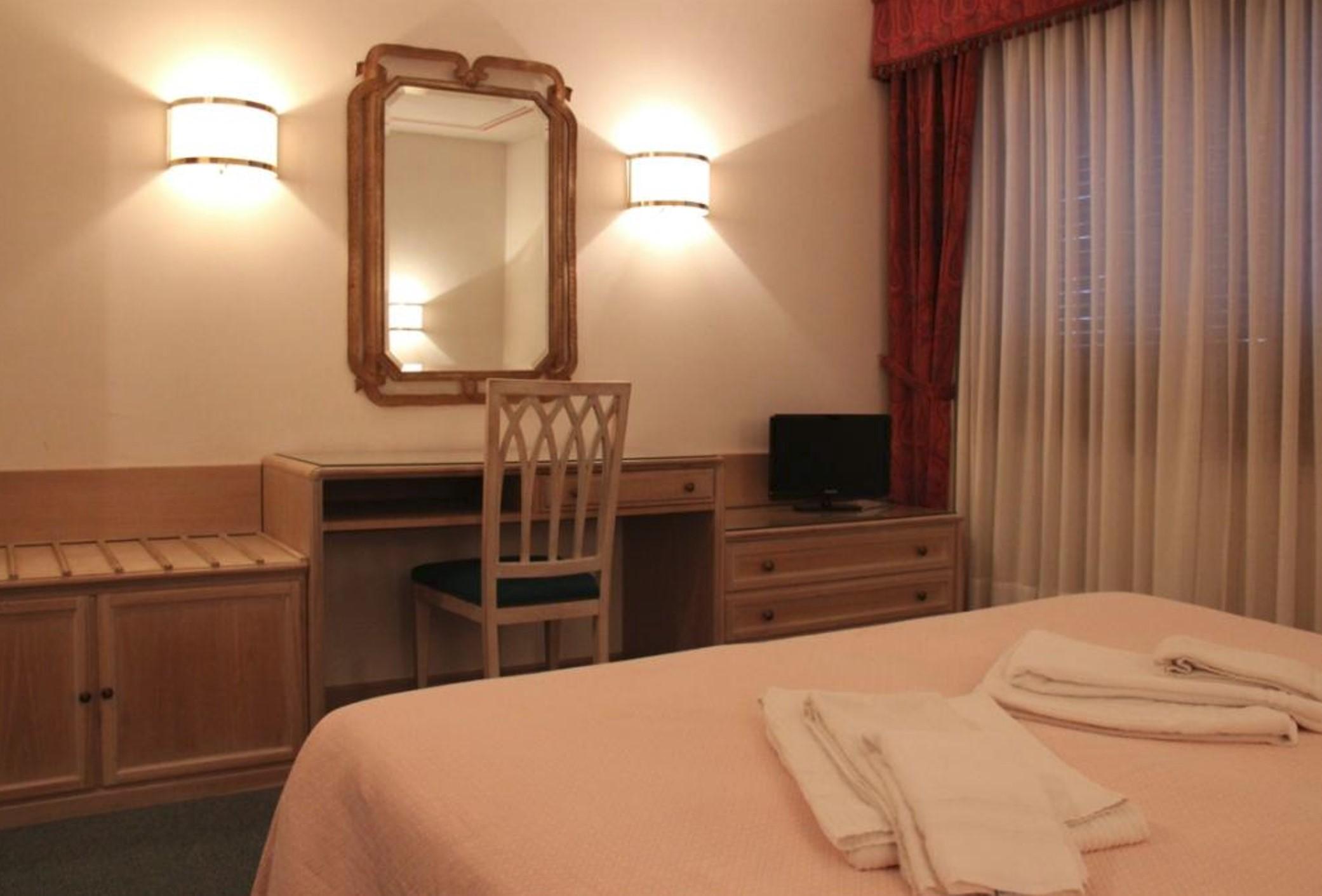 Hotel Capannina กอร์ตินาดัมเปซโซ ภายนอก รูปภาพ