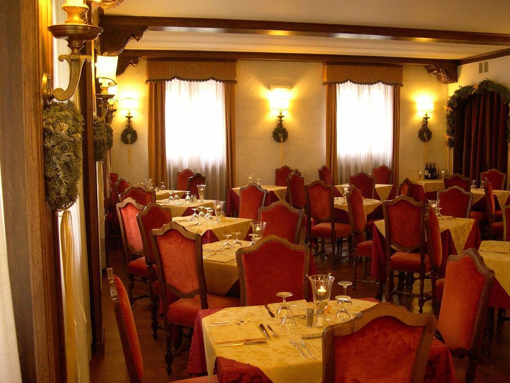 Hotel Capannina กอร์ตินาดัมเปซโซ ภายนอก รูปภาพ