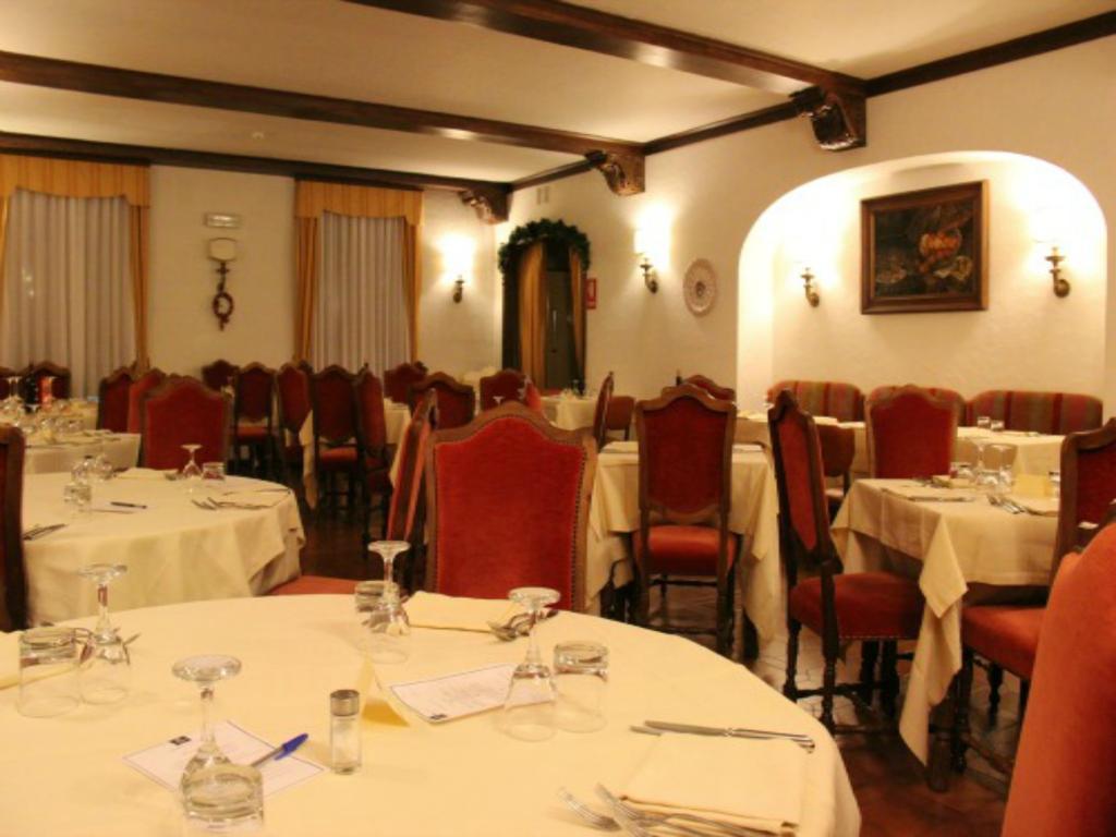 Hotel Capannina กอร์ตินาดัมเปซโซ ภายนอก รูปภาพ