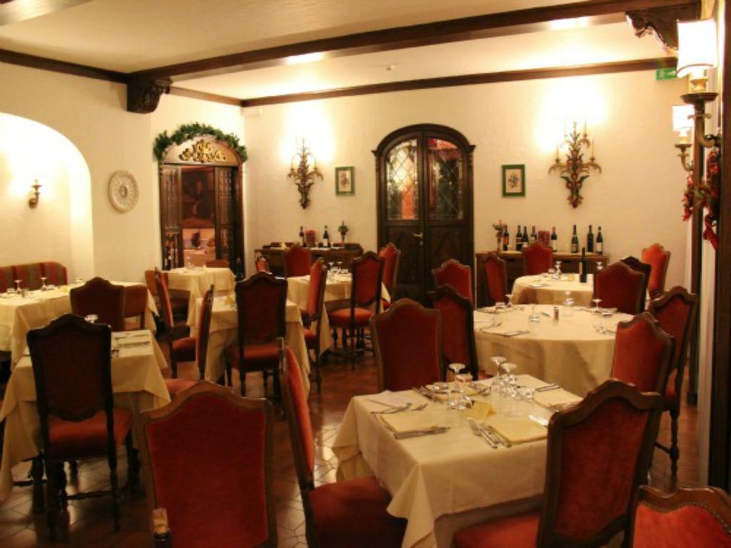 Hotel Capannina กอร์ตินาดัมเปซโซ ภายนอก รูปภาพ