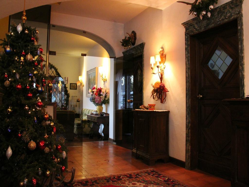 Hotel Capannina กอร์ตินาดัมเปซโซ ภายนอก รูปภาพ
