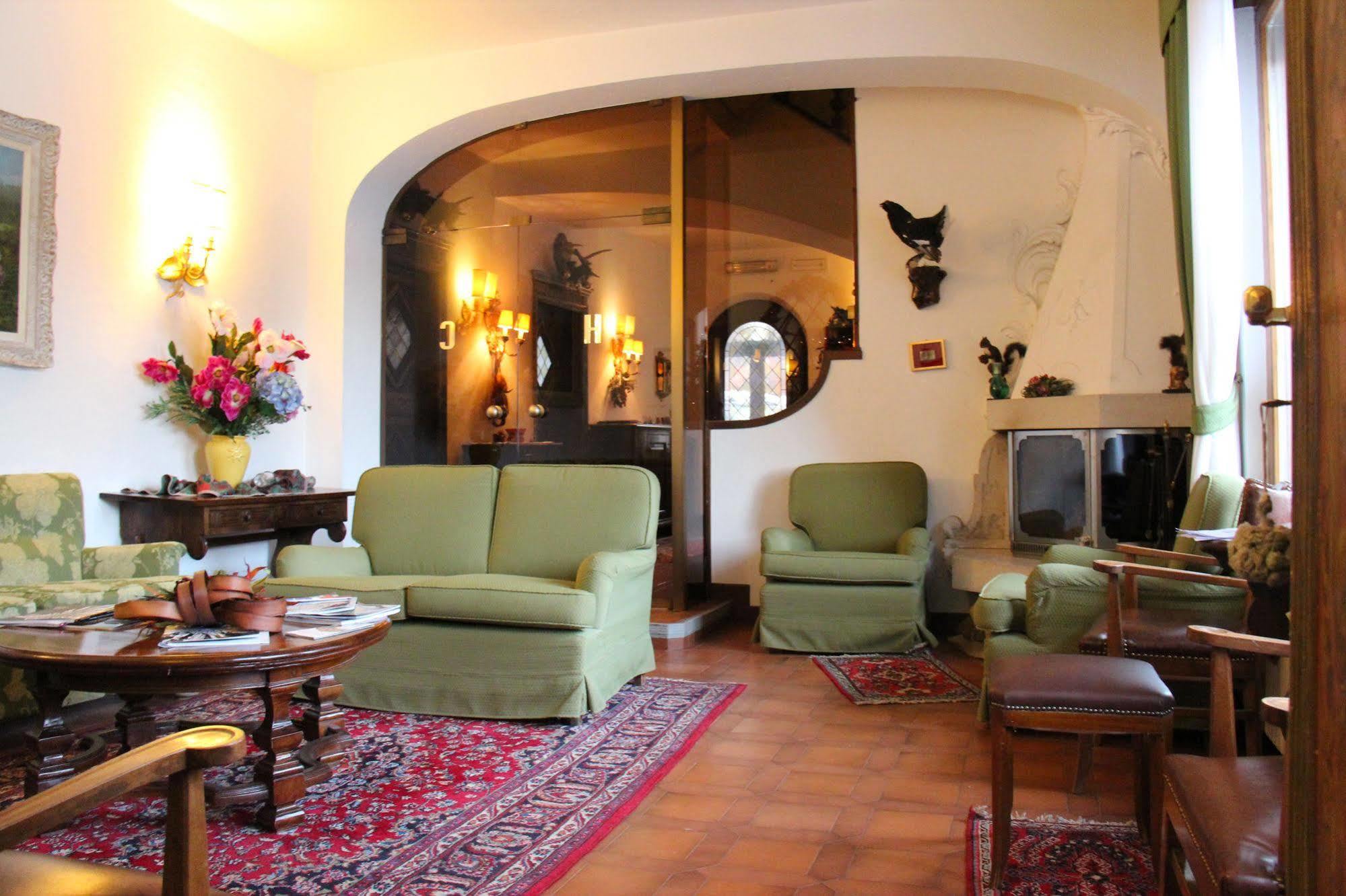 Hotel Capannina กอร์ตินาดัมเปซโซ ภายนอก รูปภาพ