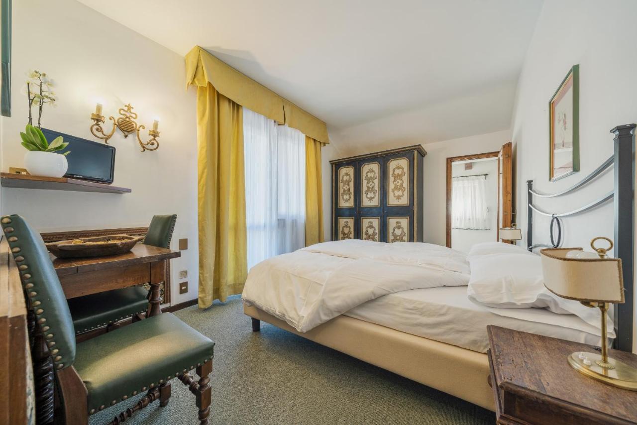 Hotel Capannina กอร์ตินาดัมเปซโซ ภายนอก รูปภาพ