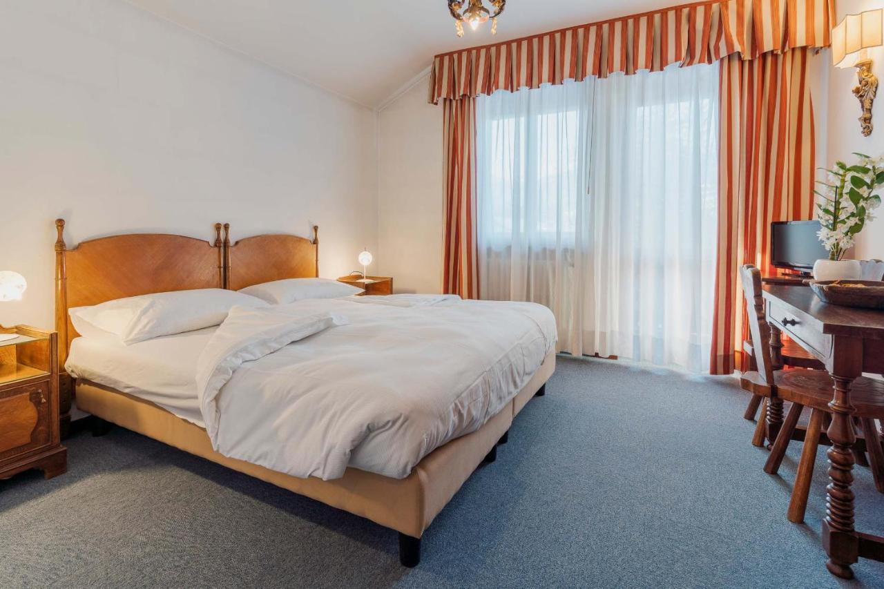 Hotel Capannina กอร์ตินาดัมเปซโซ ภายนอก รูปภาพ