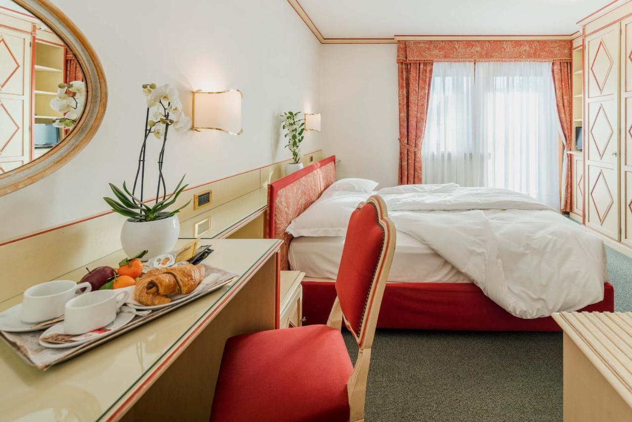 Hotel Capannina กอร์ตินาดัมเปซโซ ภายนอก รูปภาพ