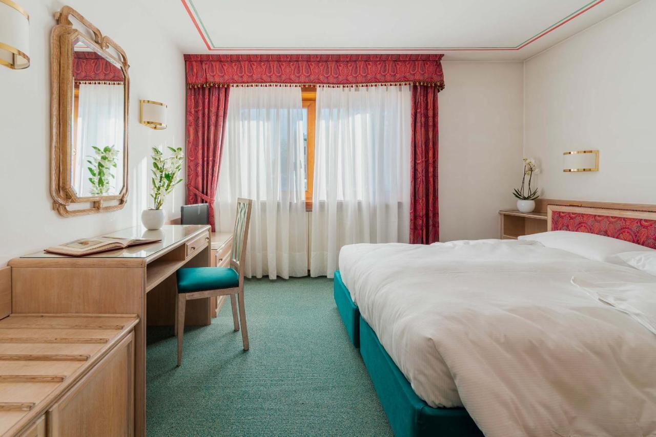 Hotel Capannina กอร์ตินาดัมเปซโซ ภายนอก รูปภาพ