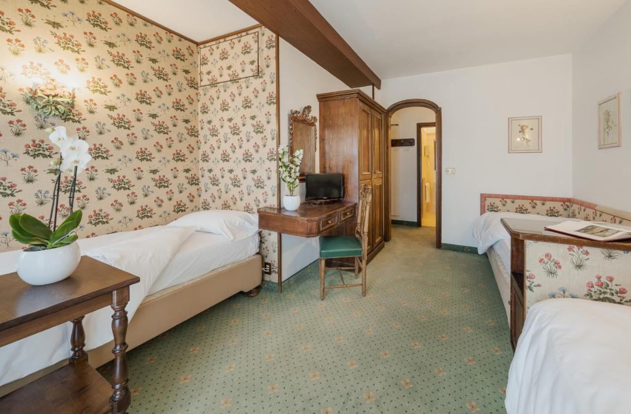 Hotel Capannina กอร์ตินาดัมเปซโซ ภายนอก รูปภาพ
